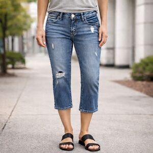 LSilver Jeans Elyse Capri Distressed Blue Denim Jeans Mid Rise Capri